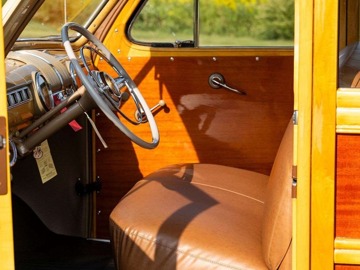 1947-ford-super-deluxe-woody-wagon-image-111