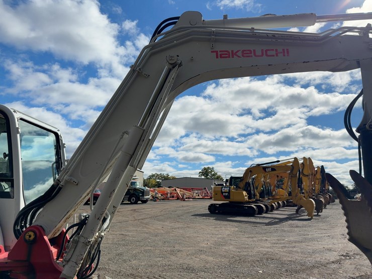 2017-takeuchi-tb290-image-11