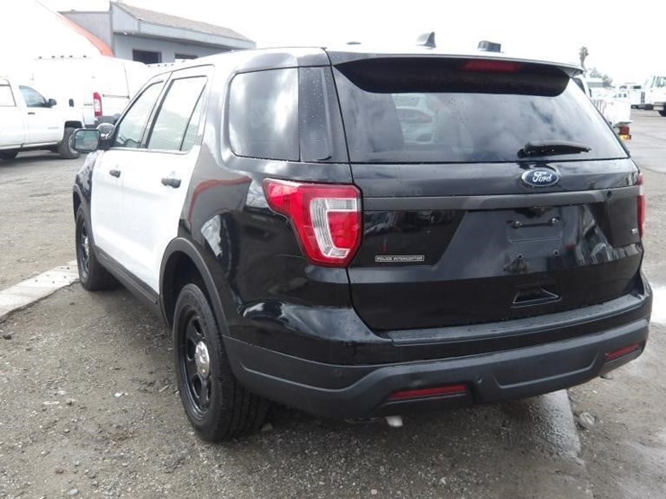 2019-ford-explorer-image-4