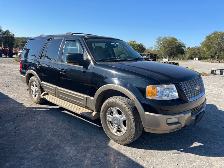 2004-ford-expedition-image-1