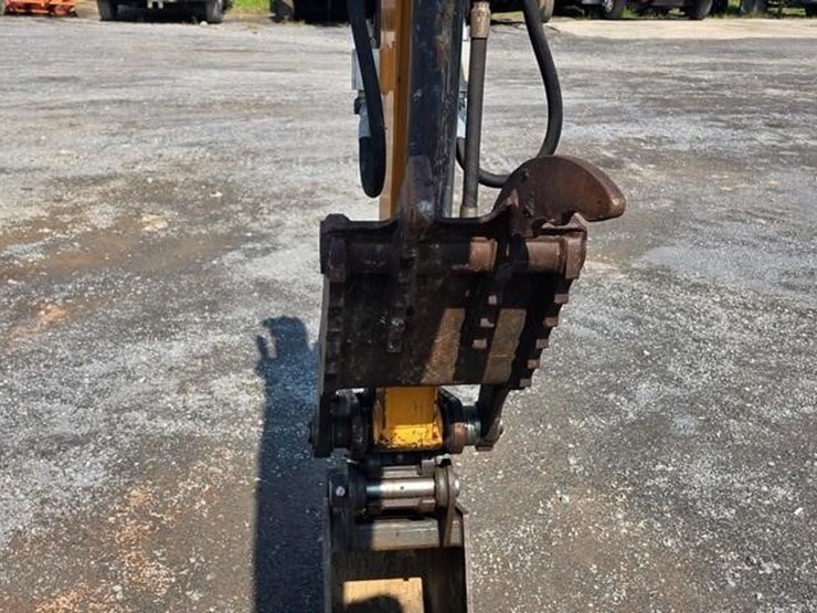 2018-case-cx37c-image-34