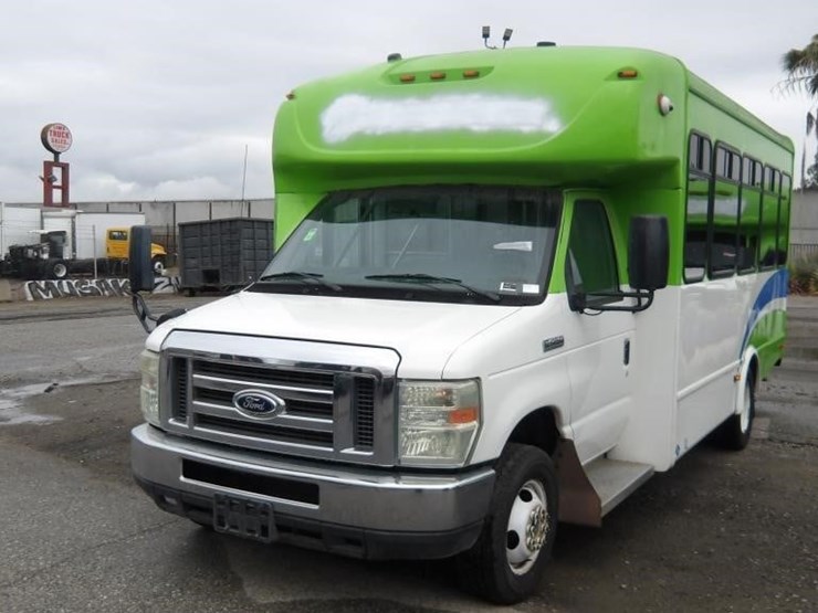 2016-ford-e450-image-1