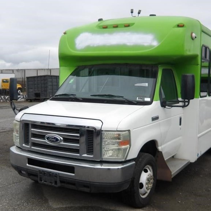2016 FORD E450