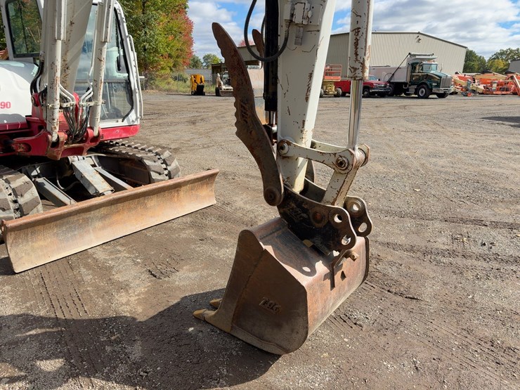 2017-takeuchi-tb290-image-8