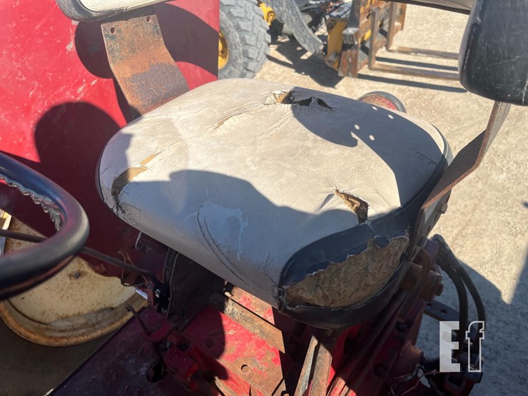 1966-farmall-656-gas-row-crop-8033-image-7