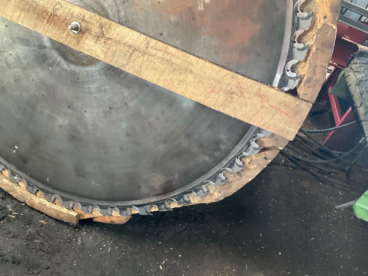 #137-•-large-insert-tooth-circular-saw-blade-image-5