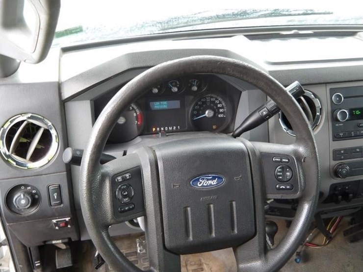 2011-ford-f350-image-13