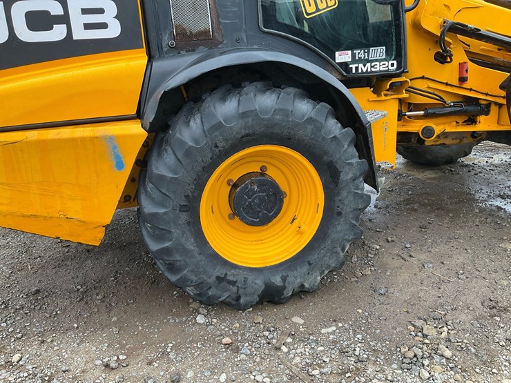 2013-jcb-tm320-image-39