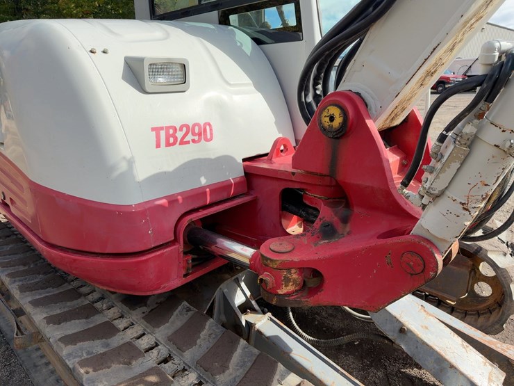 2017-takeuchi-tb290-image-18
