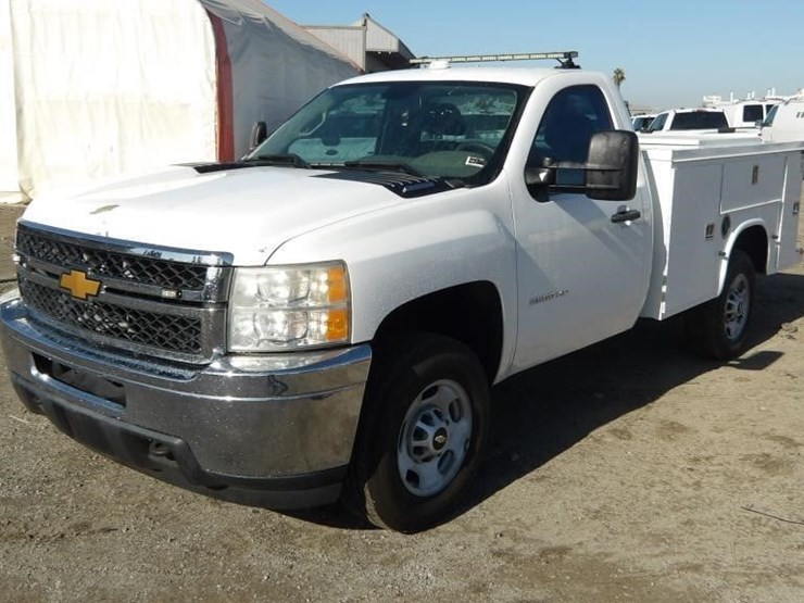 2013-chevrolet-silverado-2500-image-1