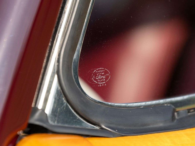 1947-ford-super-deluxe-sportsman-image-70