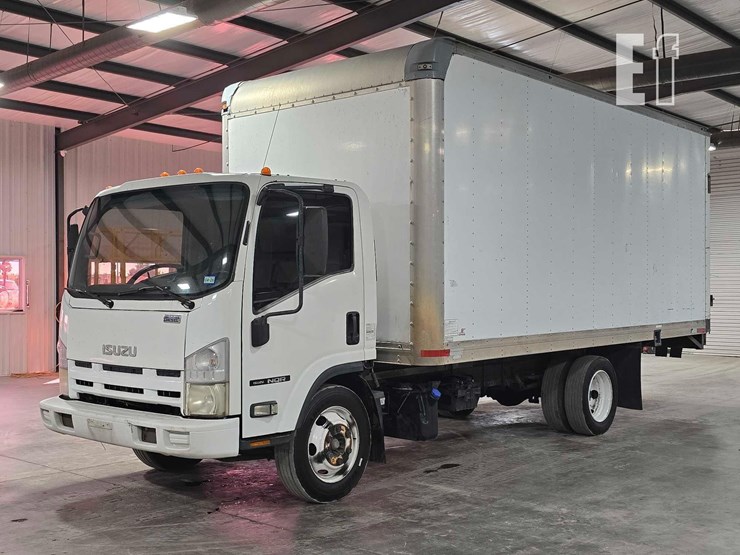 2011-isuzu-nrr-image-1