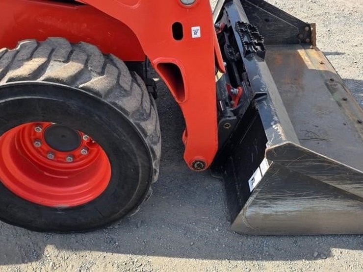 2025-kubota-ssv75-image-8
