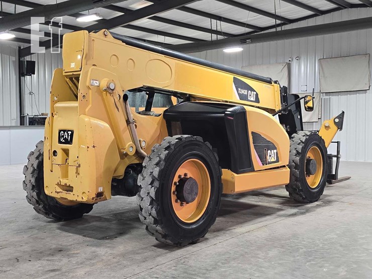 2018-caterpillar-tl943d-image-3