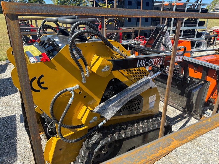 #841-•-agt-mx-crt23-mini-skid-steer-image-2