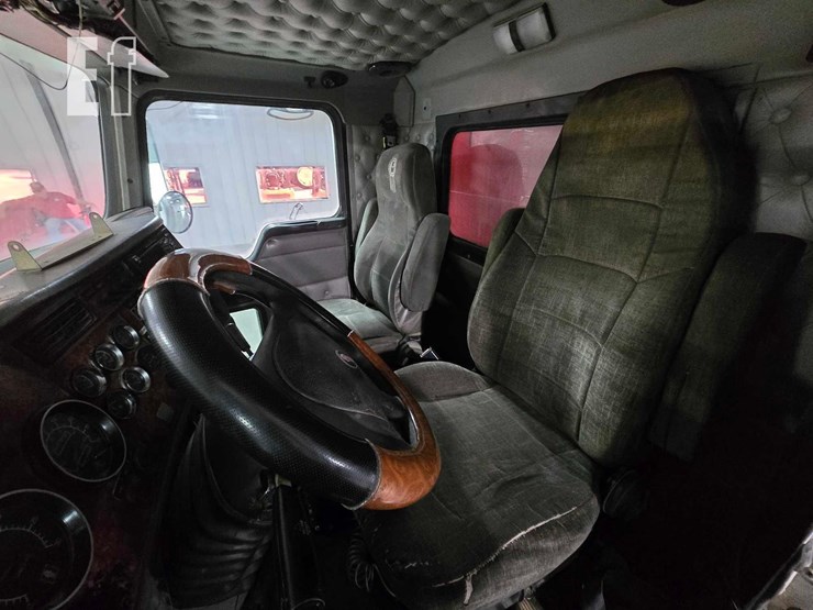 2004-kenworth-t800-image-9