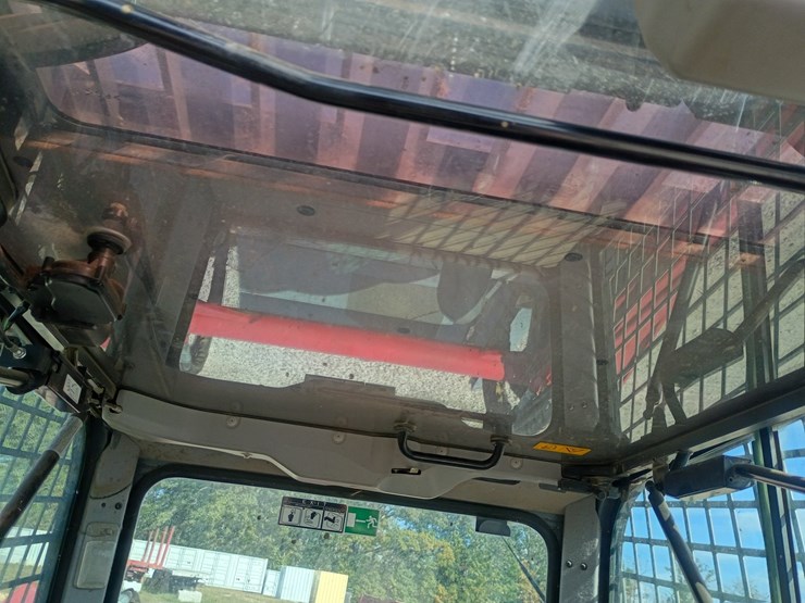 2017-takeuchi-tl12v2-image-26
