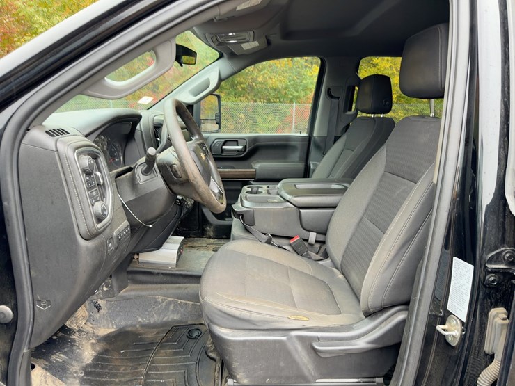 2020-chevrolet-silverado-2500hd-image-23