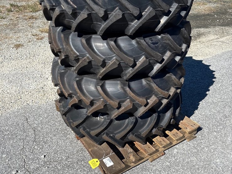 #1069-•-john-deere-r1-ag-tires-with-rims-image-1