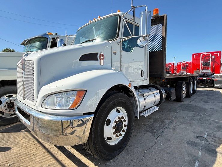 2020-kenworth-t370-image-1