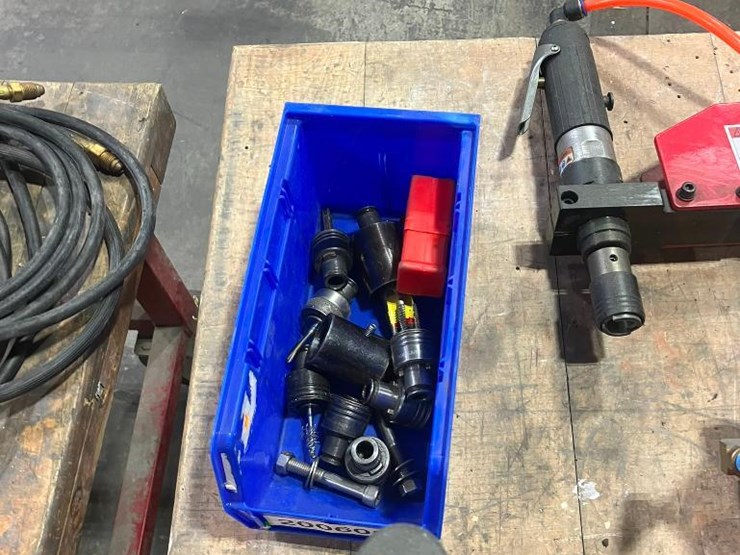 pneumatic-jack-knife-air-tapping-machine,-model-d-12r,-400-rpm,-80-psi,-1/8"-3/8",-w/-assorted-taps-image-2
