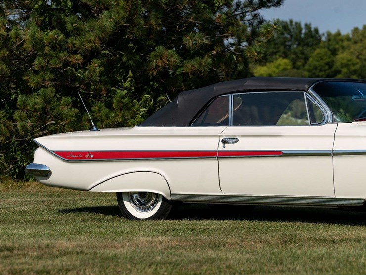 1961-chevrolet-impala-convertible-unrestored-original-image-5