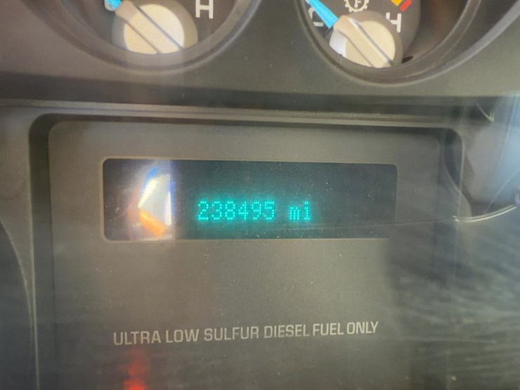 2015-ford-f450-xlt-image-30