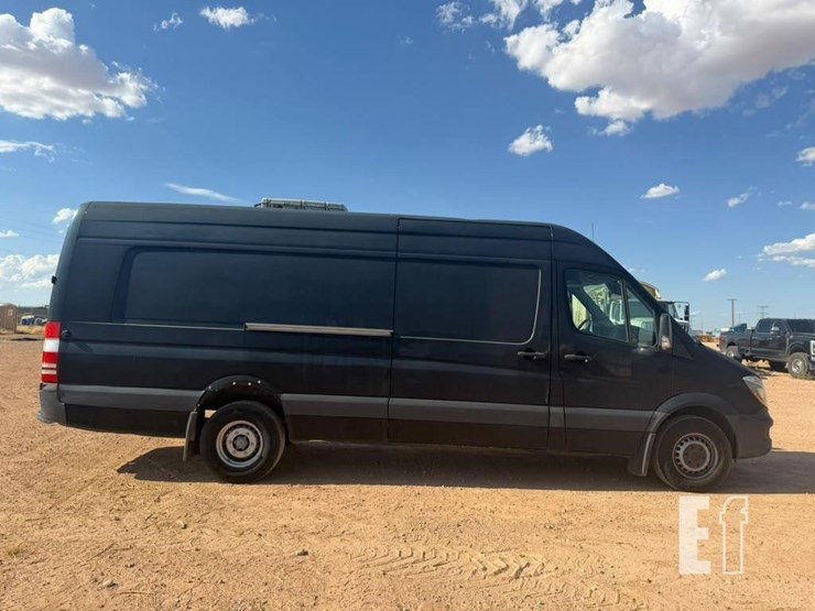 2018-mercedes-benz-sprinter-3500-image-6