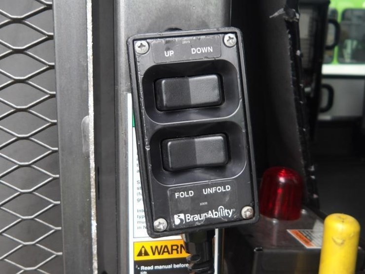 2017-ford-e450-image-16