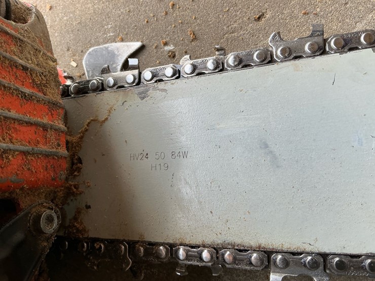 #117-•-2011-husqvarna-390xp-chainsaw-image-7