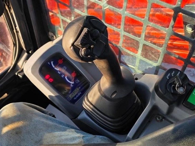 2022-kubota-svl75-2-image-49