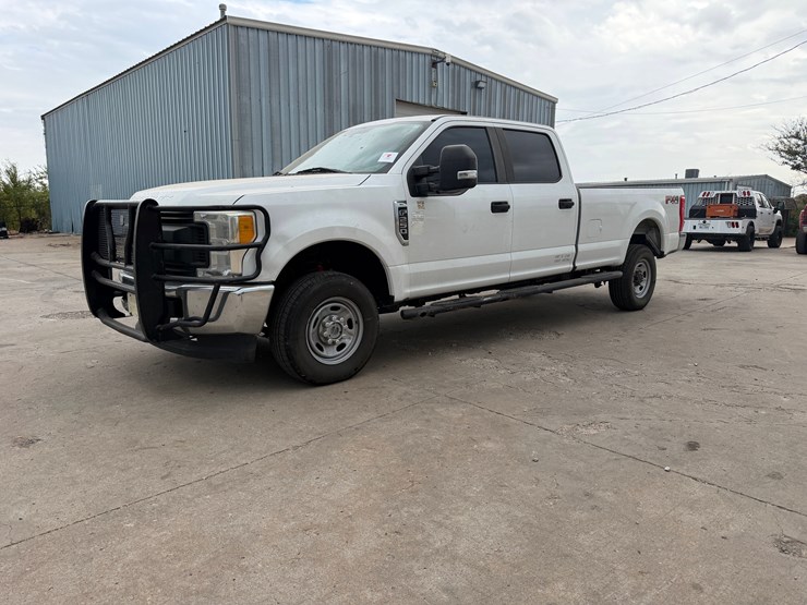 2017-ford-f250-xl-image-2