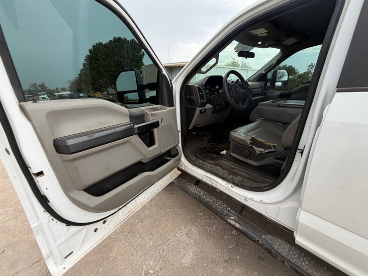 2017-ford-f250-xl-image-8