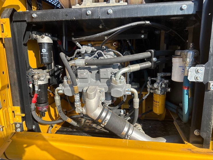 2022-deere-210g-lc-image-28