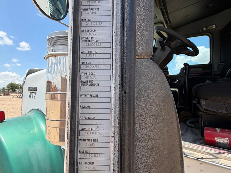2007-kenworth-w900-image-23