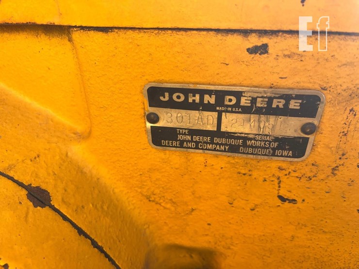 2021-john-deere-301a-image-8