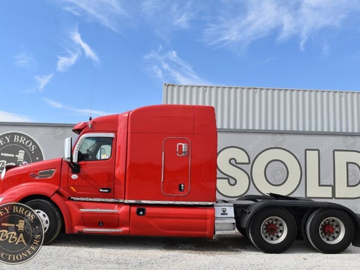 2014-peterbilt-579-image-5