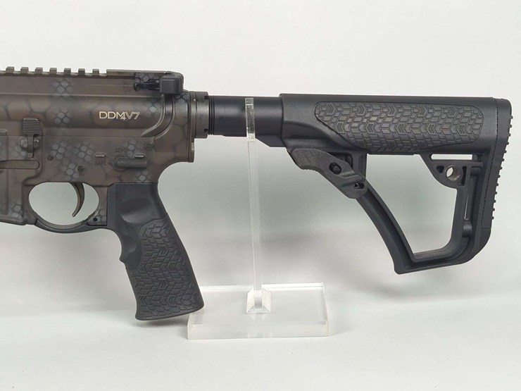 daniel-defense-ddm4-v7-5.56mm-rifle-sn#-ddm4536922,-adjustable-stock,-butt-plate-extender,-manual,-in-hard-case-image-4