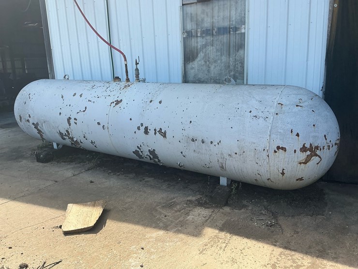 #175-•-1000-gal.air-tank-image-2