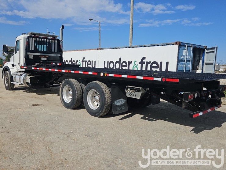 2017-kenworth-t880-image-3