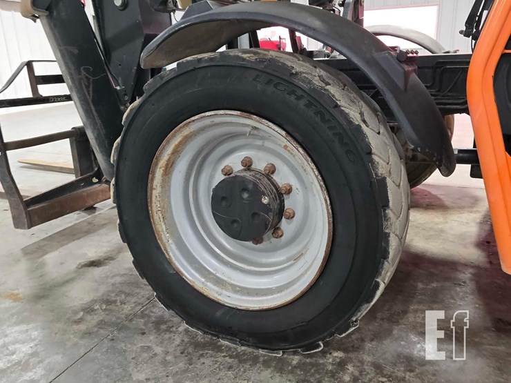 2014-jlg-g12-55a-image-23
