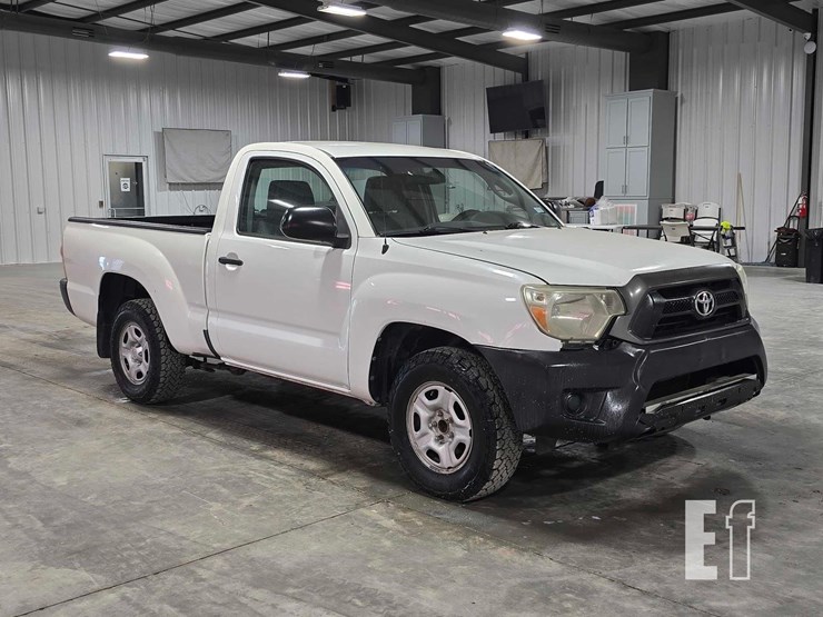 2013-toyota-tacoma-image-2