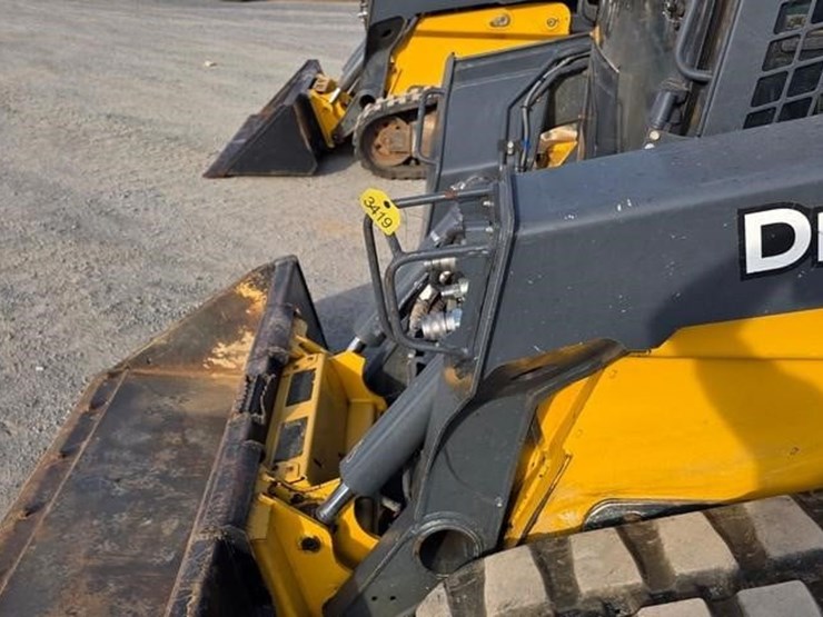2022-deere-333g-image-32