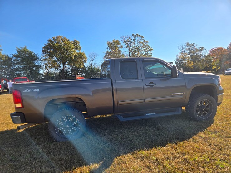 2008-gmc-sierra-2500hd-image-14