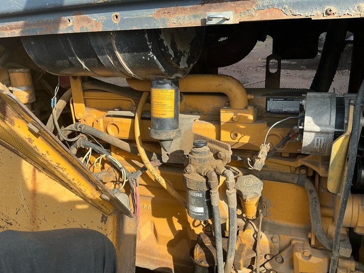 deere-640g-image-13