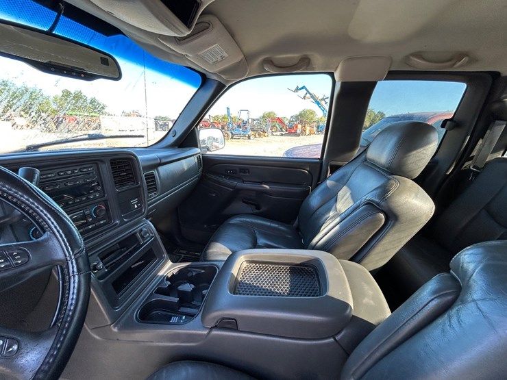 2004-chevrolet-1500-image-12
