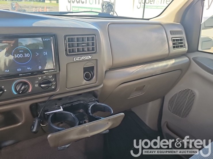 2001-ford-excursion-image-19