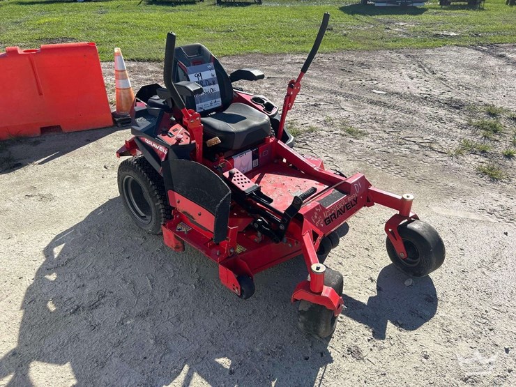2021-gravely-zthd-48in-zero-turn-commercial-mower-image-4
