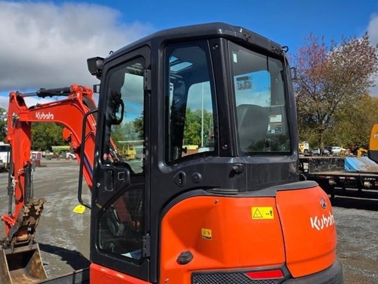 2025-kubota-kx033-4-image-19