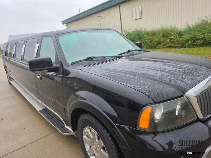 2004-lincoln-navigator-image-18